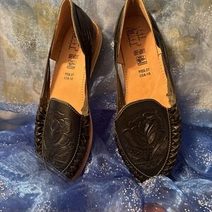 Vestida Y Alborotada Black Flats/ Sandal Size 10 Shoes‎